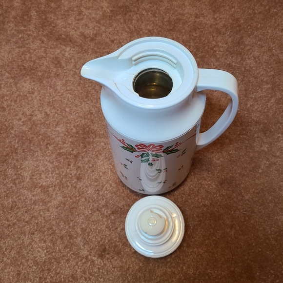 Corelle Dining Vintage Corelle Winter Holly Thermal Server Poshmark